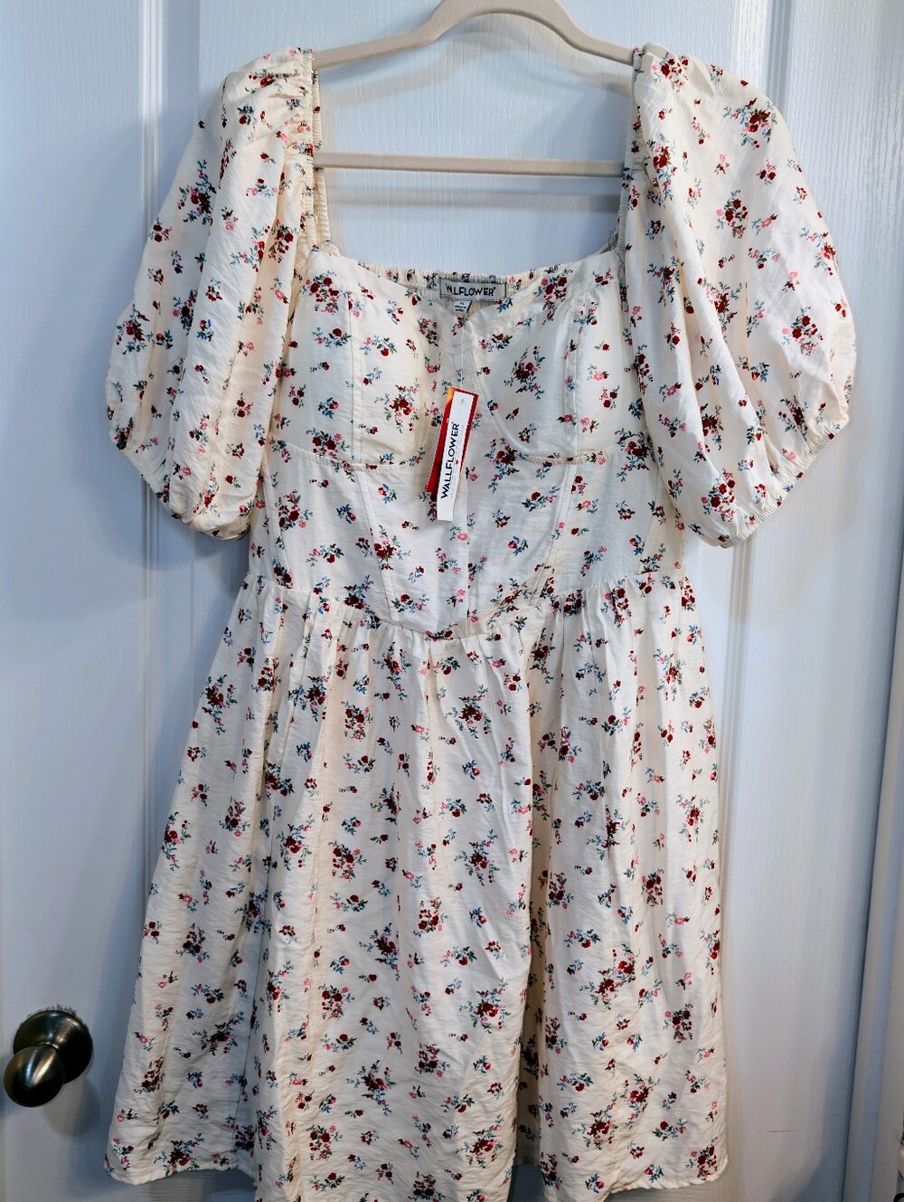 NWT Wallflower Cream Floral Puff-Sleeve Milk Maid Dress Sz XL
